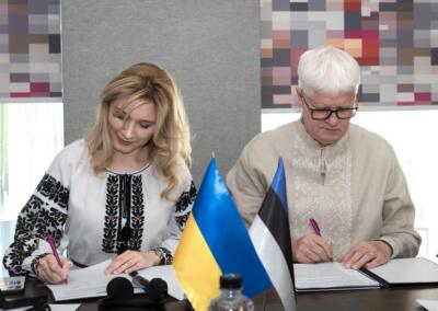 Colaboración apasionante: Miembros ucranianos y estonios forjan una sólida asociación